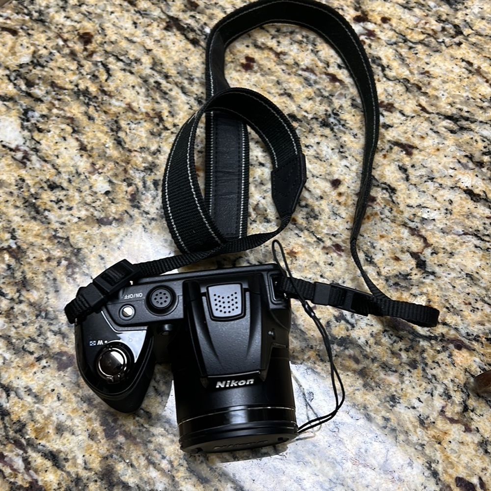 Nikon Camera. - Picture 2 of 5
